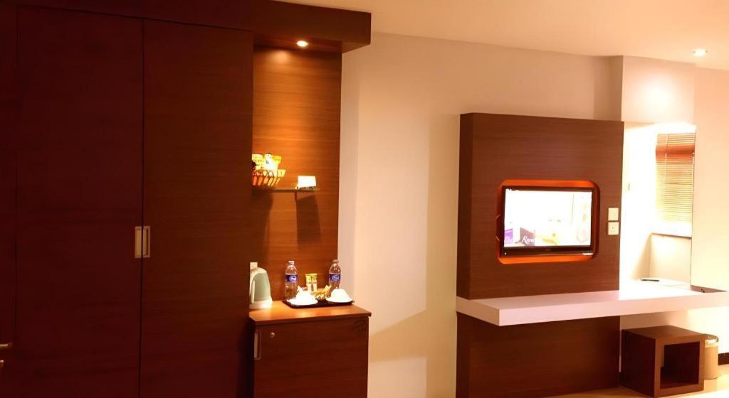 89 Hotel Batam Nagoya Eksteriør billede